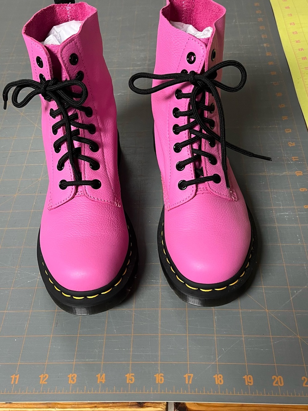 Dr Martens Pink Leather 8 Eye Lace‎ Up Boots Women US 7 EU 38 girlhoodcore goth - Picture 12 of 15